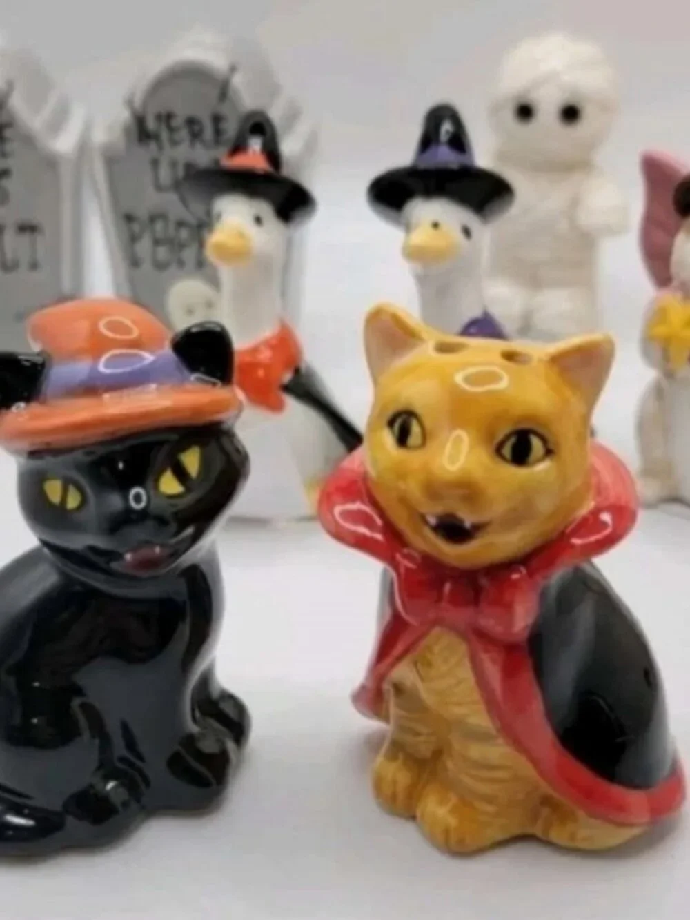 7 Sets 2026 Cracker Barrel Halloween Salt & Pepper Shakers New Summerween